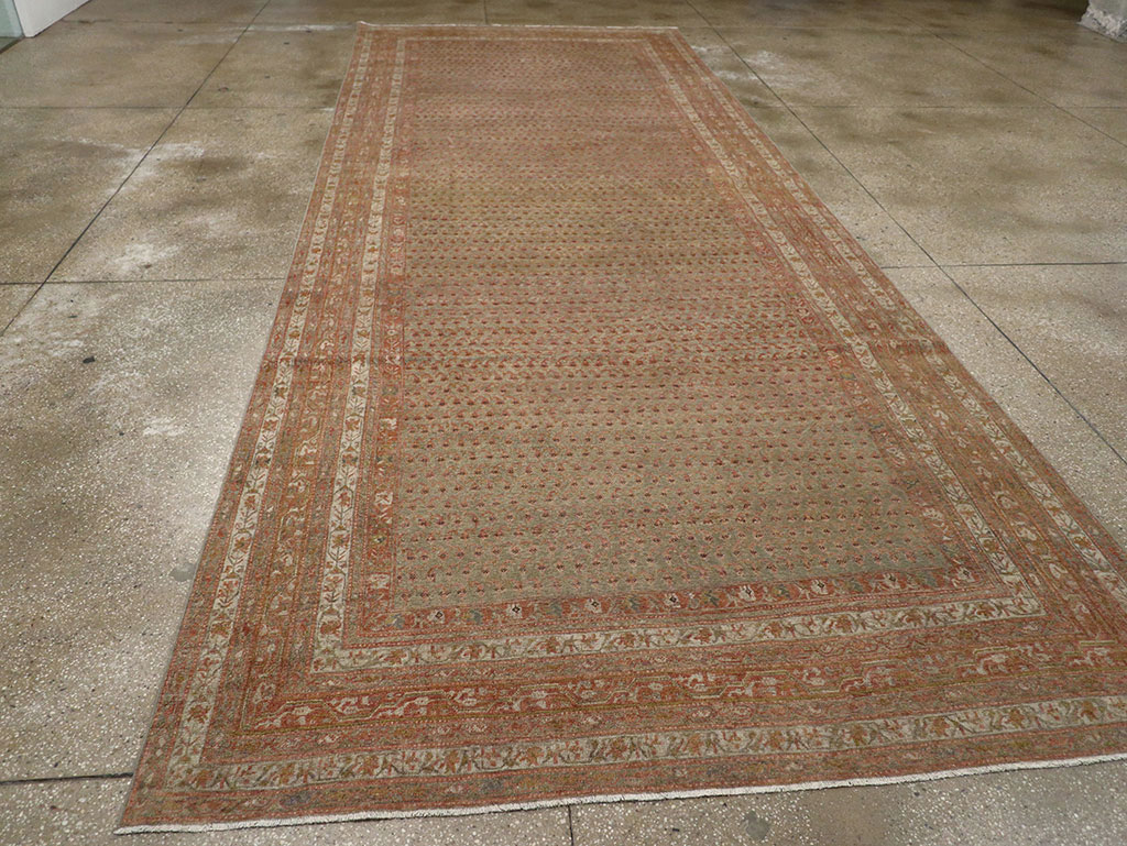 Antique Persian Malayer Long and Narrow Gallery Carpet, No.29334 - Galerie Shabab