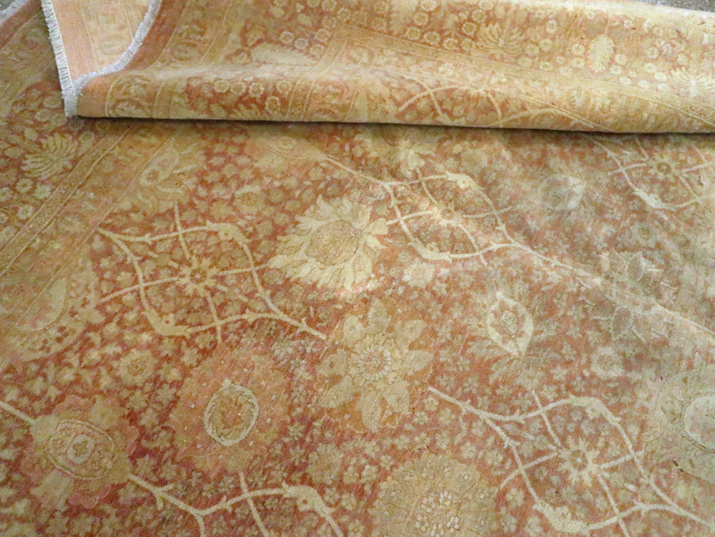 Vintage Persian Tabriz Small Room Size Carpet, No.29335 - Galerie Shabab