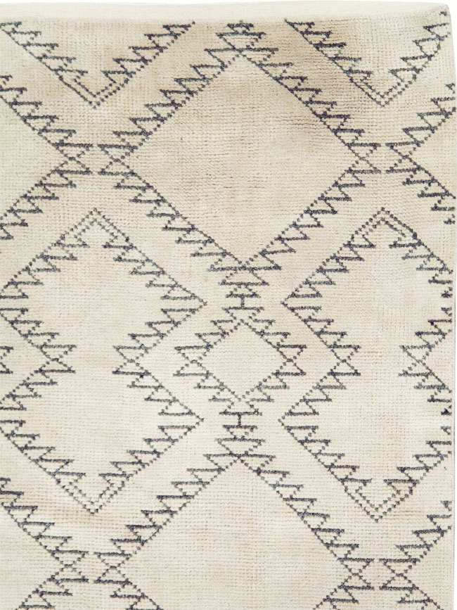 Modern Moroccan Room Size Carpet, No.29340 - Galerie Shabab