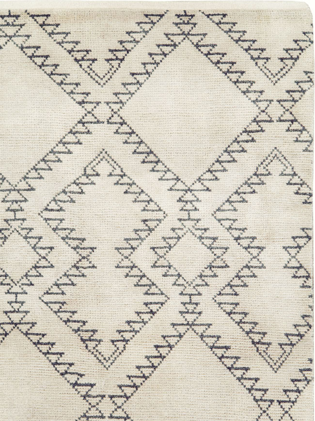 Modern Moroccan Room Size Carpet, No.29340 - Galerie Shabab