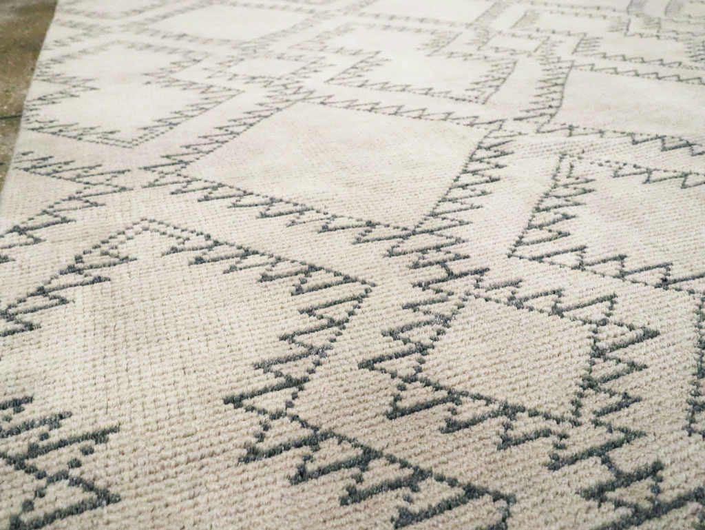 Modern Moroccan Room Size Carpet, No.29340 - Galerie Shabab