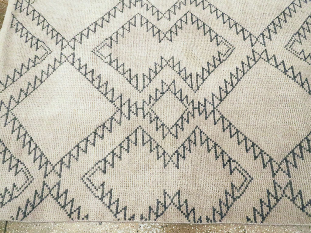 Modern Moroccan Room Size Carpet, No.29340 - Galerie Shabab
