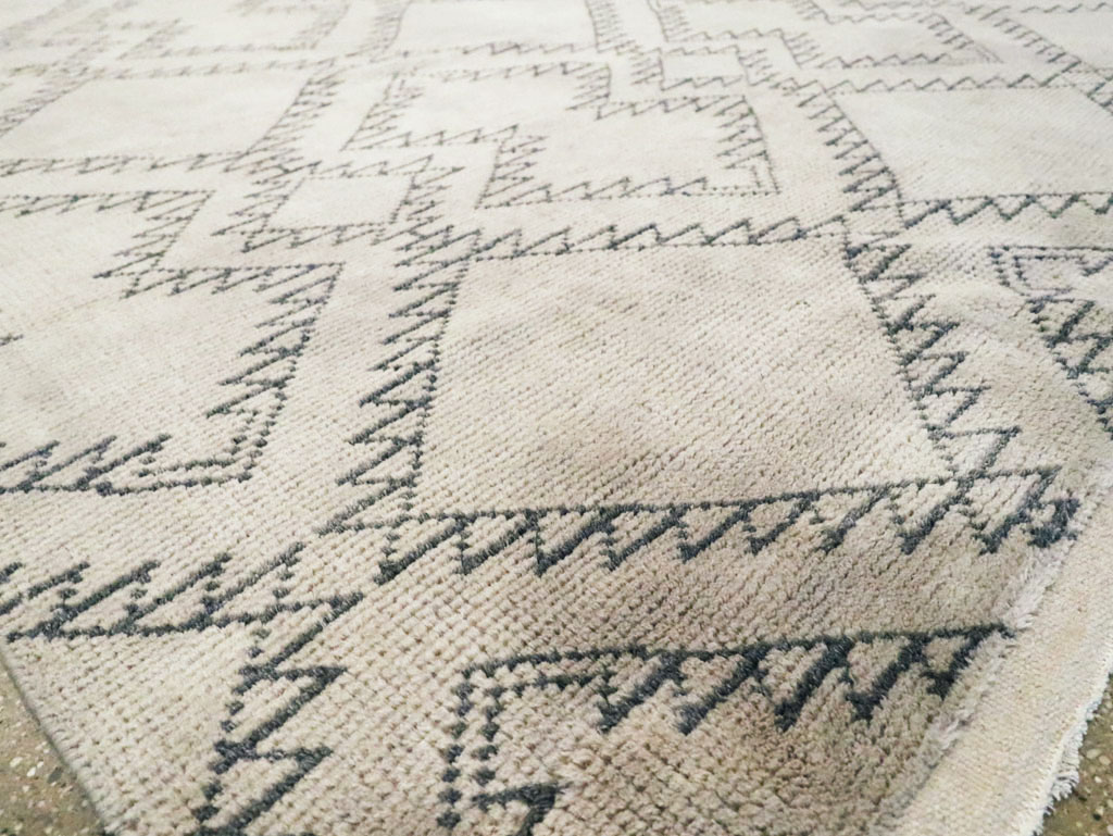 Modern Moroccan Room Size Carpet, No.29340 - Galerie Shabab