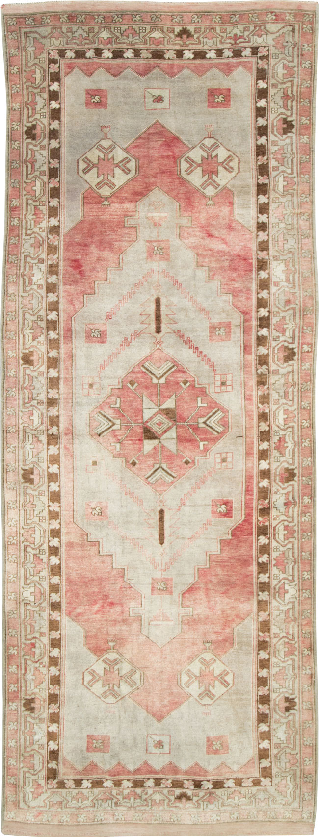 Vintage Turkish Anatolian Wide Gallery Runner, No.29342 - Galerie Shabab