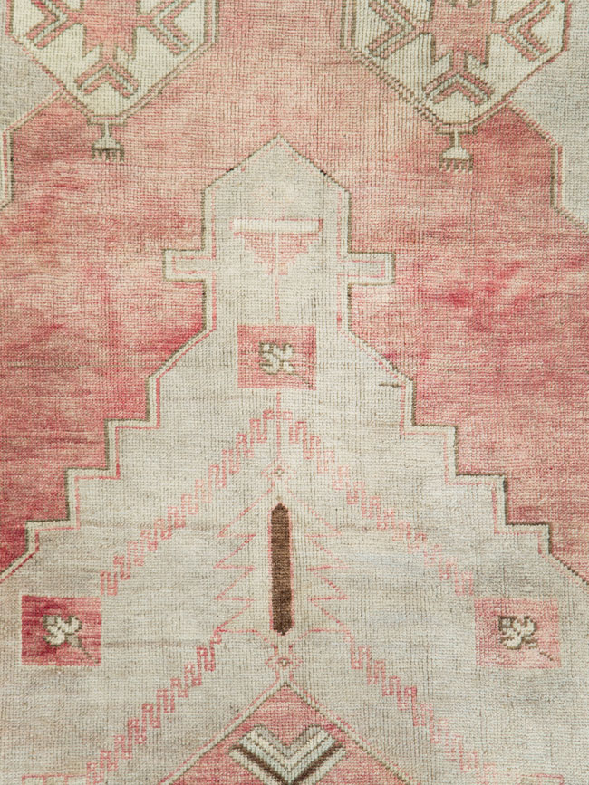 Vintage Turkish Anatolian Wide Gallery Runner, No.29342 - Galerie Shabab