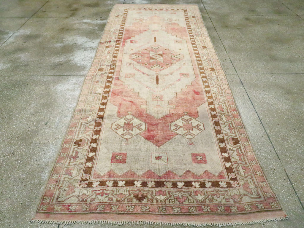 Vintage Turkish Anatolian Wide Gallery Runner, No.29342 - Galerie Shabab
