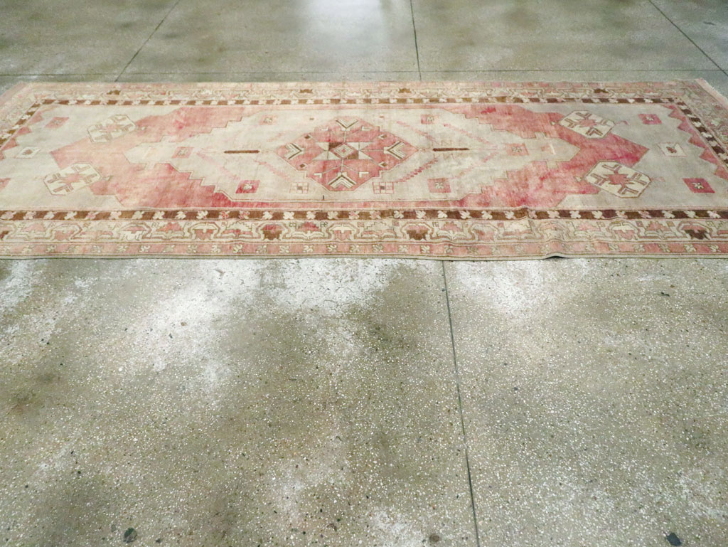 Vintage Turkish Anatolian Wide Gallery Runner, No.29342 - Galerie Shabab