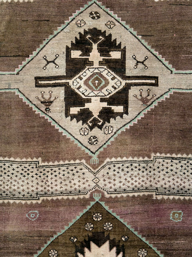 Vintage Turkish Anatolian Room Size Carpet, No.29343 - Galerie Shabab