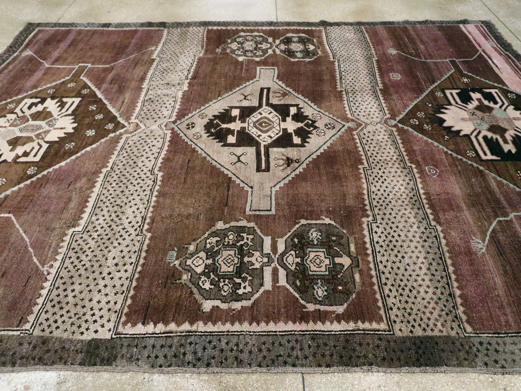 Vintage Turkish Anatolian Room Size Carpet, No.29343 - Galerie Shabab