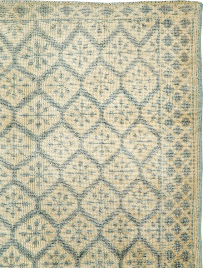 Vintage Turkish Anatolian Throw Rug, No.29345 - Galerie Shabab