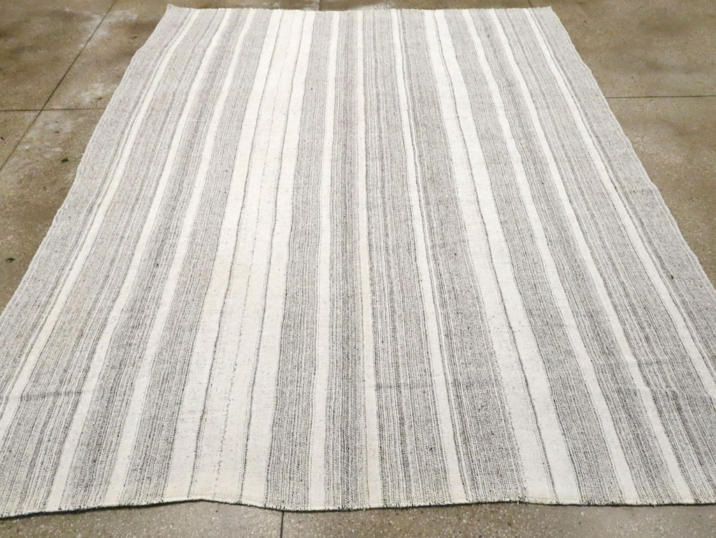 Vintage Turkish Flatweave Kilim Room Size Carpet, No.29354 - Galerie Shabab