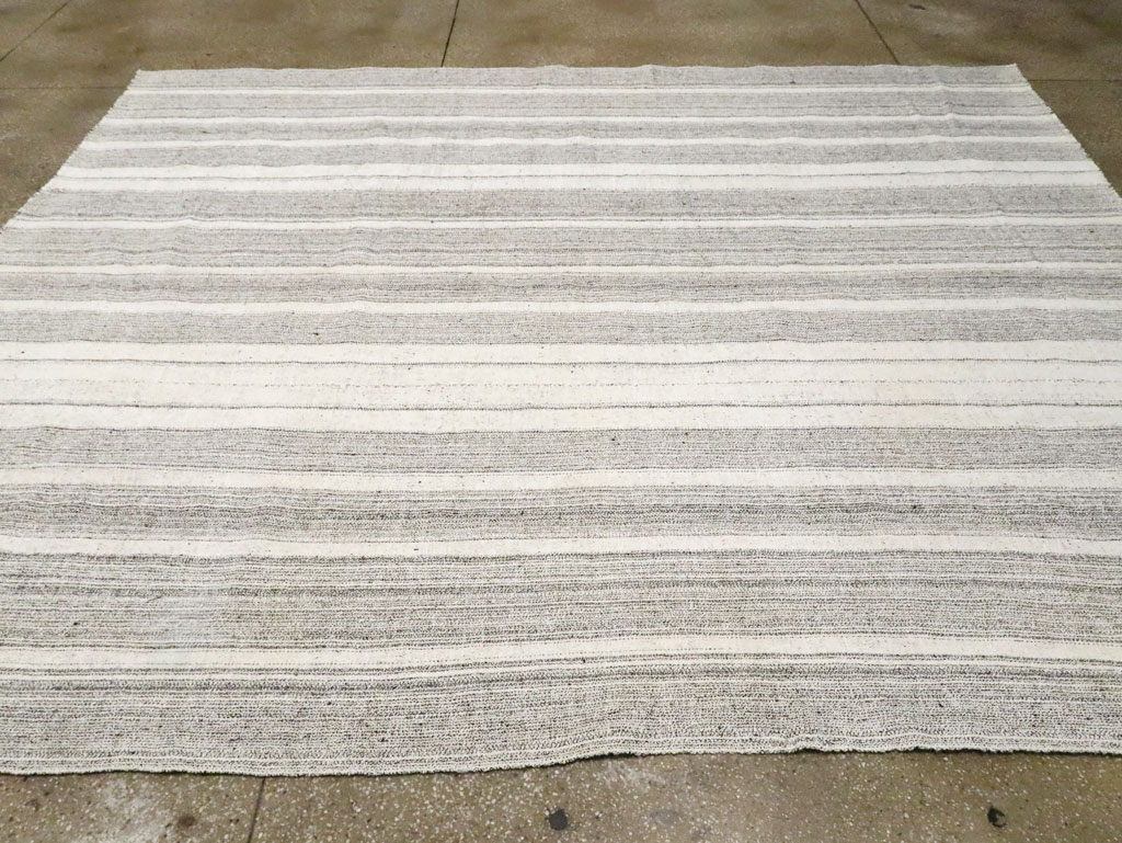 Vintage Turkish Flatweave Kilim Room Size Carpet, No.29354 - Galerie Shabab