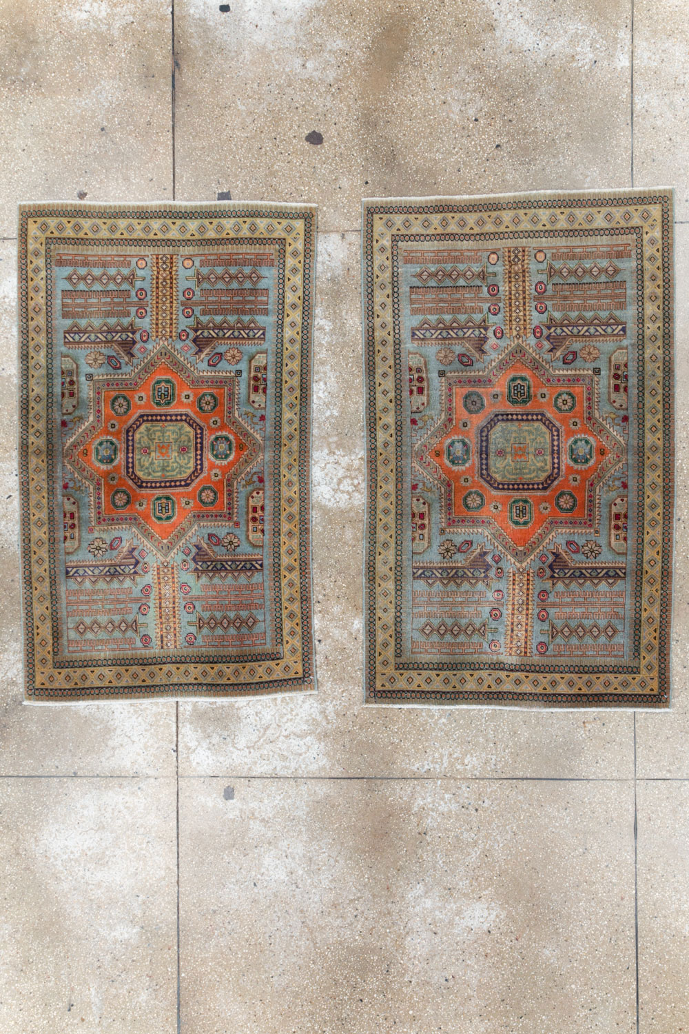 Vintage Persian Ardabil Throw Rug, No.29356 - Galerie Shabab