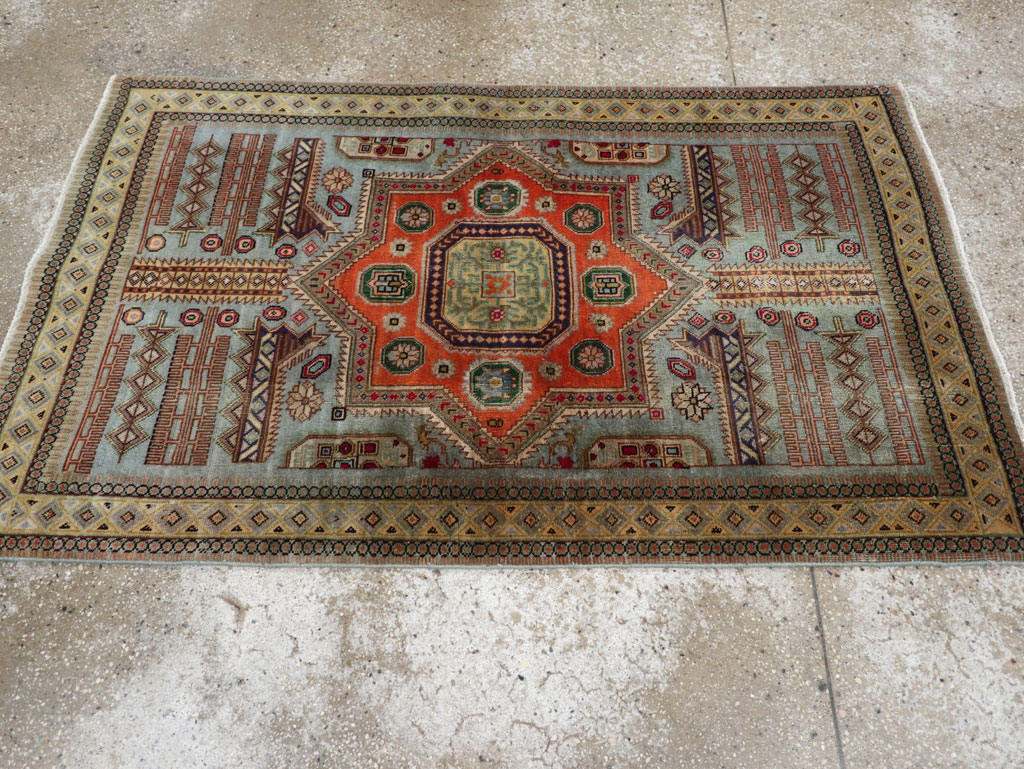 Vintage Persian Ardabil Throw Rug, No.29357 - Galerie Shabab