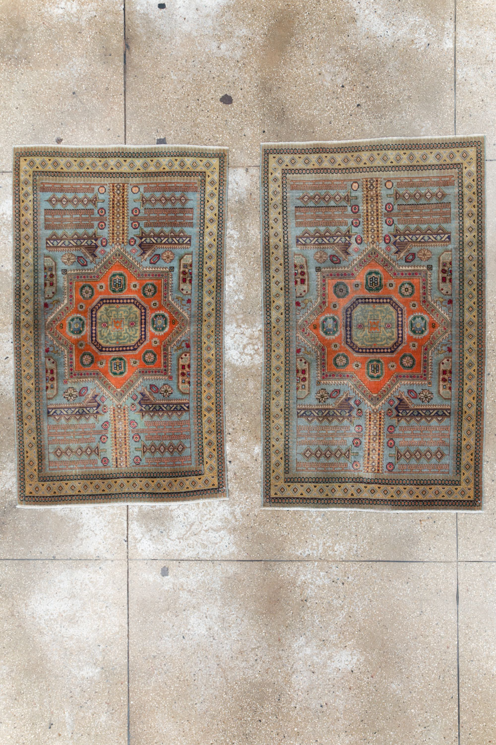 Vintage Persian Ardabil Throw Rug, No.29357 - Galerie Shabab