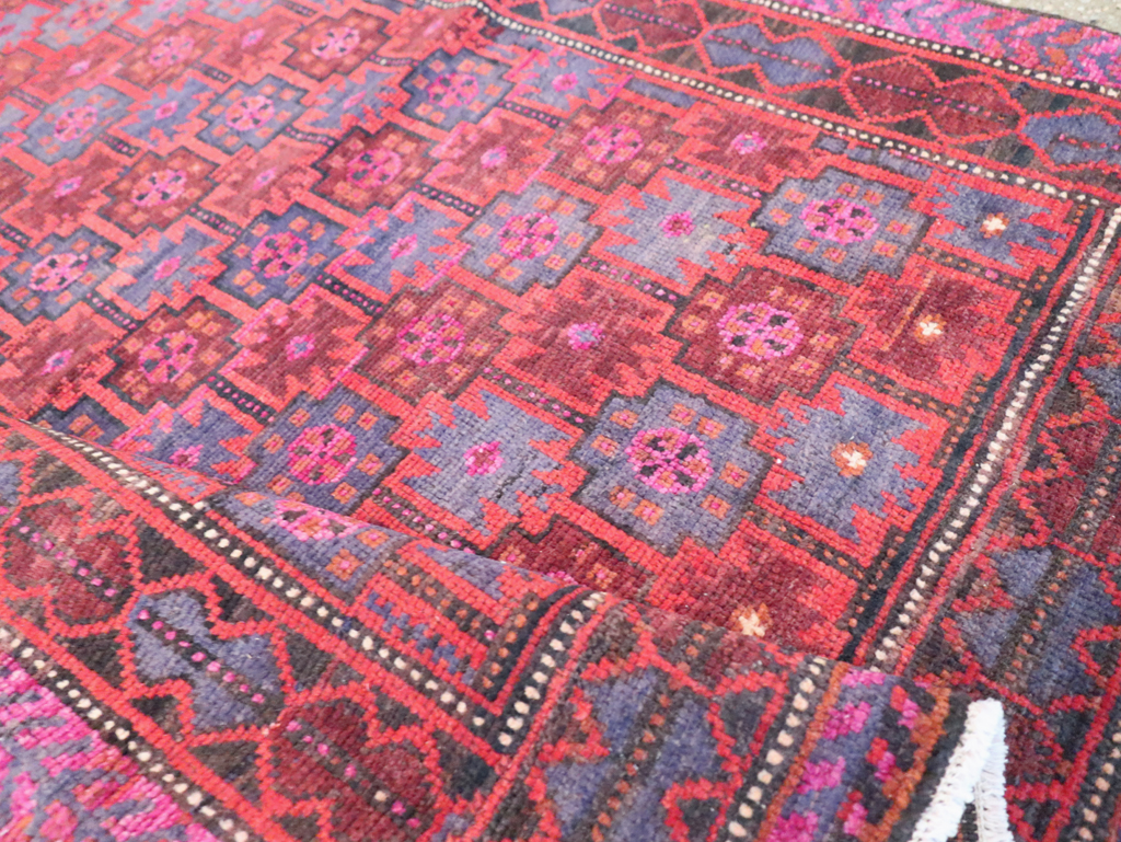 Vintage Persian Baluch Tribal Accent Rug, No.29358 - Galerie Shabab