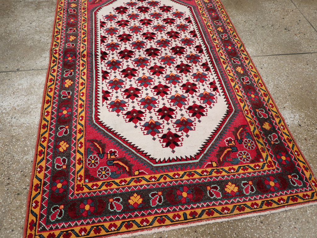 Vintage Persian Malayer Throw Rug, No.29360 - Galerie Shabab