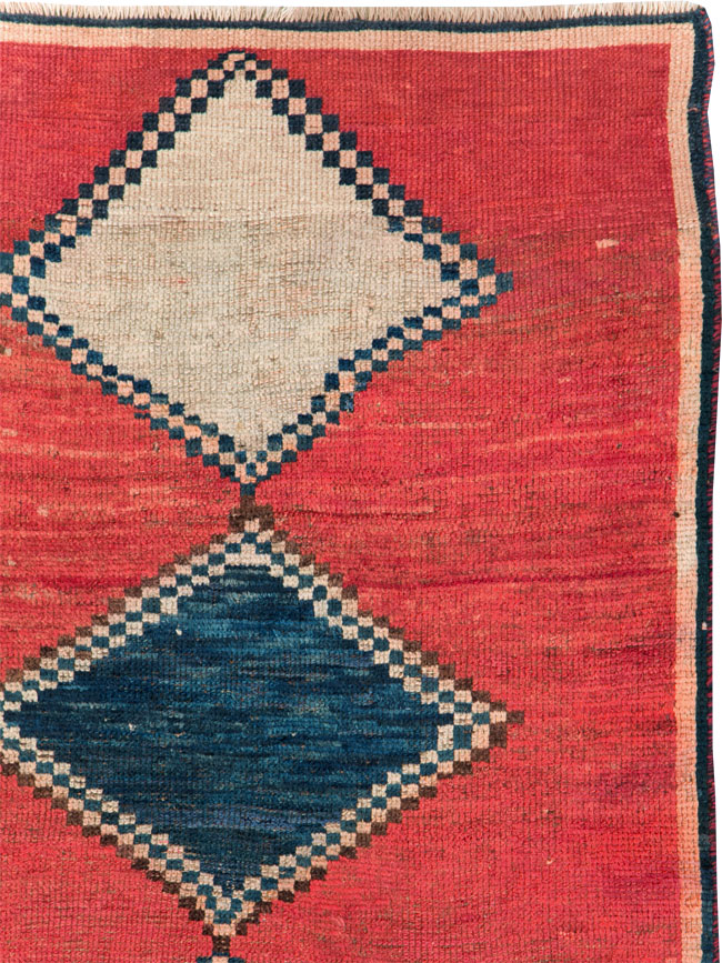 Antique Persian Gabbeh Throw Rug, No.29372 - Galerie Shabab