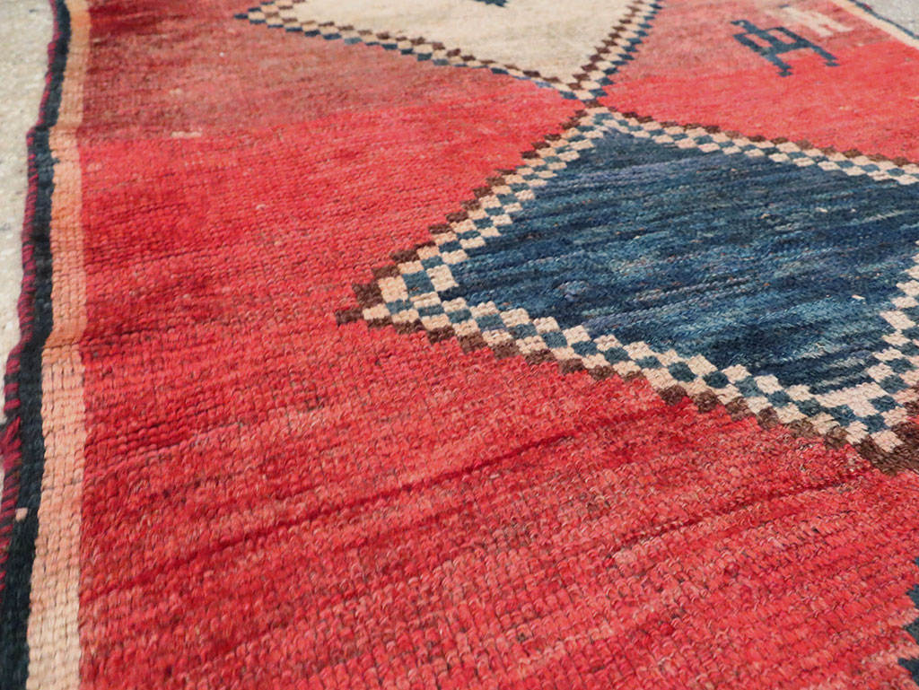 Antique Persian Gabbeh Throw Rug, No.29372 - Galerie Shabab