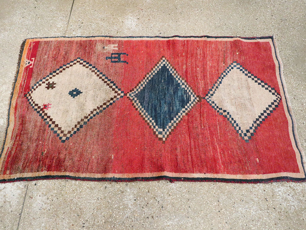Antique Persian Gabbeh Throw Rug, No.29372 - Galerie Shabab