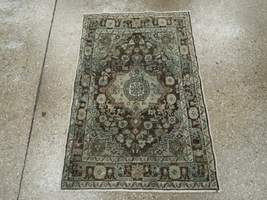 Antique Persian Malayer Throw Rug, No.29375 - Galerie Shabab