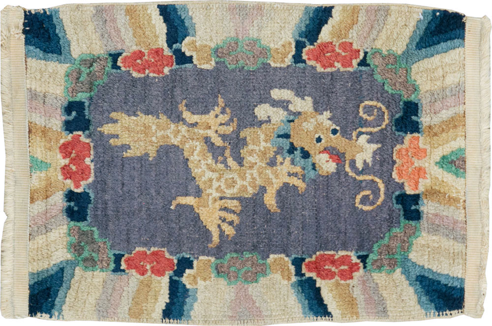 Antique Peking Rug, No.29383 - Galerie Shabab