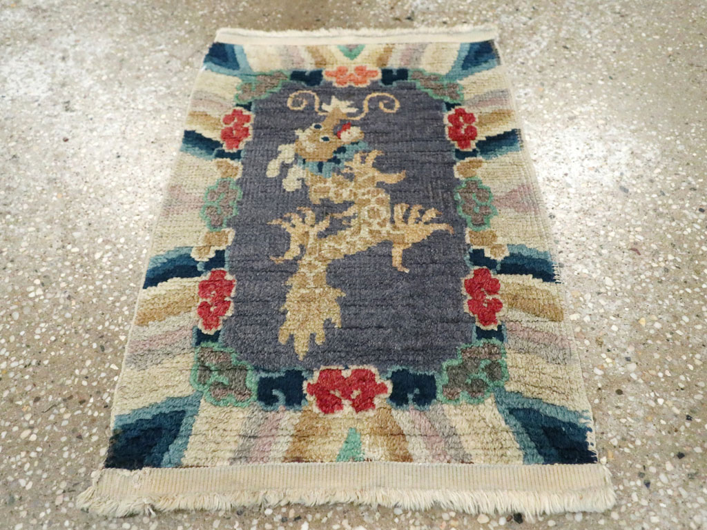 Antique Peking Rug, No.29383 - Galerie Shabab