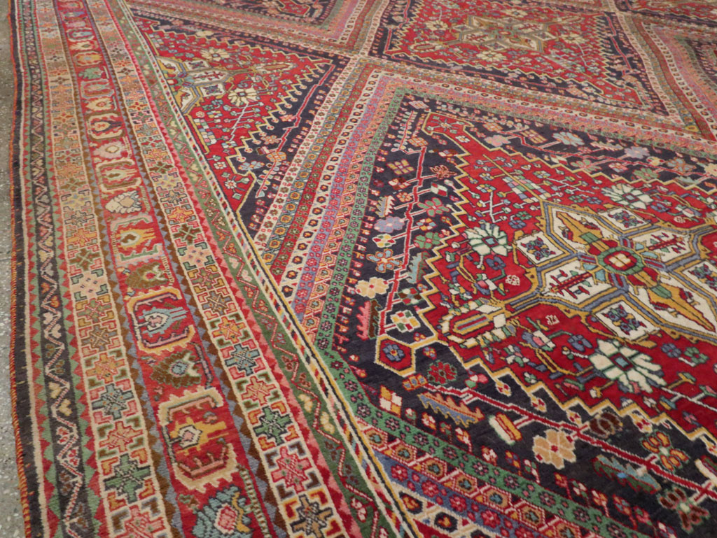 Large Vintage Persian Afshar Carpet, No.29390 - Galerie Shabab