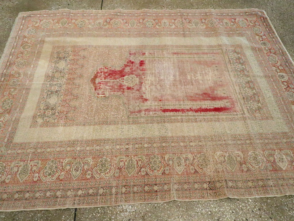 Distressed Antique Turkish Kayseri Accent Rug, No.29392 - Galerie Shabab