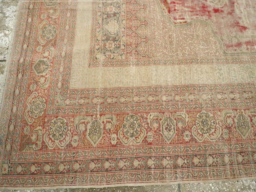 Distressed Antique Turkish Kayseri Accent Rug, No.29392 - Galerie Shabab