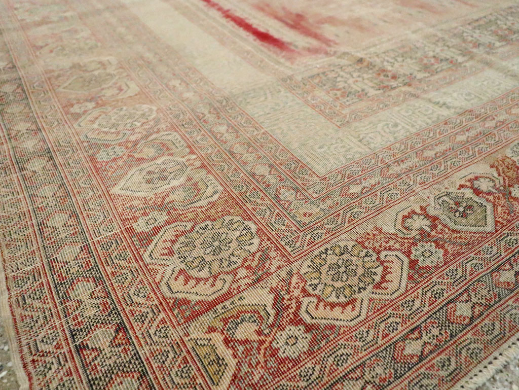 Distressed Antique Turkish Kayseri Accent Rug, No.29392 - Galerie Shabab