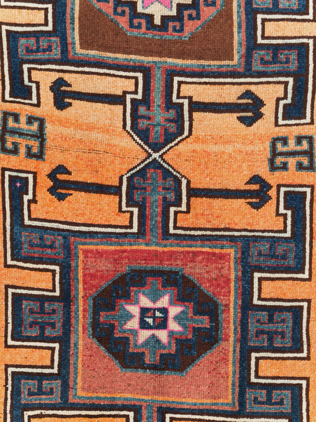 Vintage Turkish Anatolian Gallery Carpet, No.29397 - Galerie Shabab