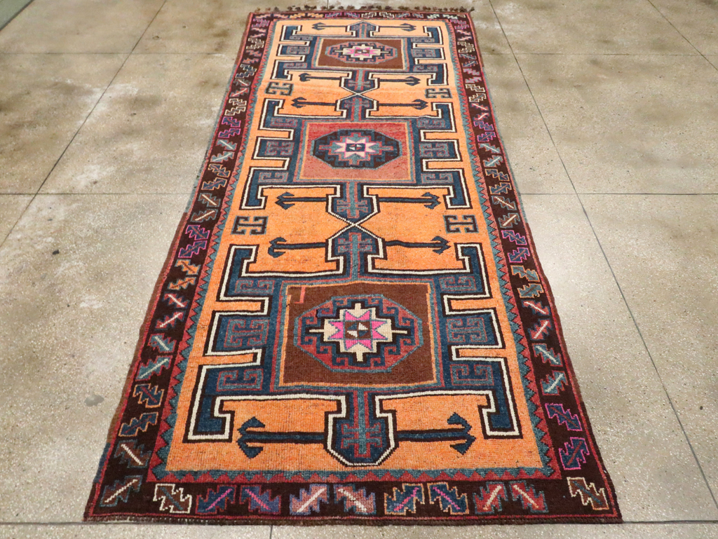 Vintage Turkish Anatolian Gallery Carpet, No.29397 - Galerie Shabab