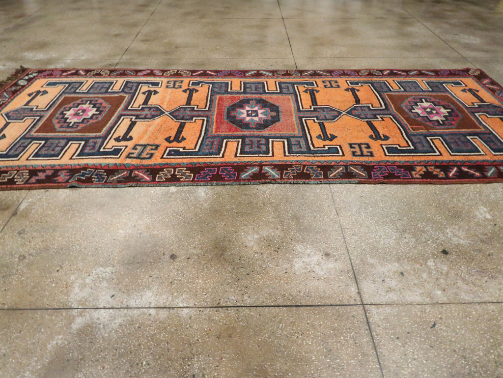 Vintage Turkish Anatolian Gallery Carpet, No.29397 - Galerie Shabab