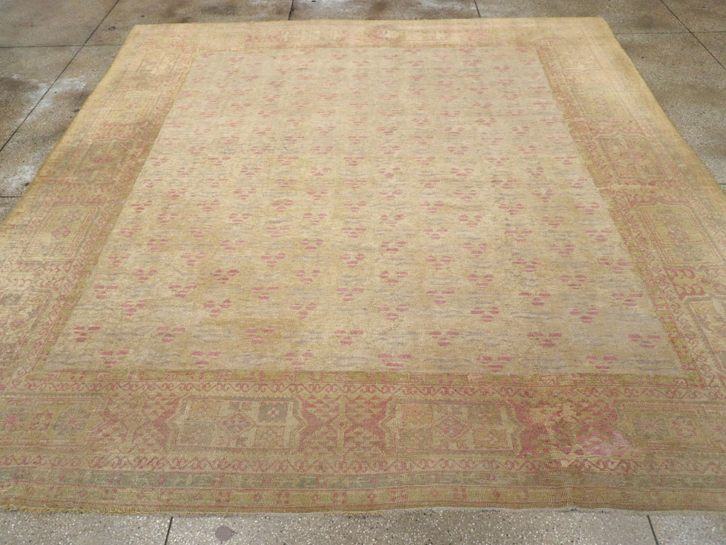Antique Turkish Oushak Square Room Size Carpet, No.29405 - Galerie Shabab
