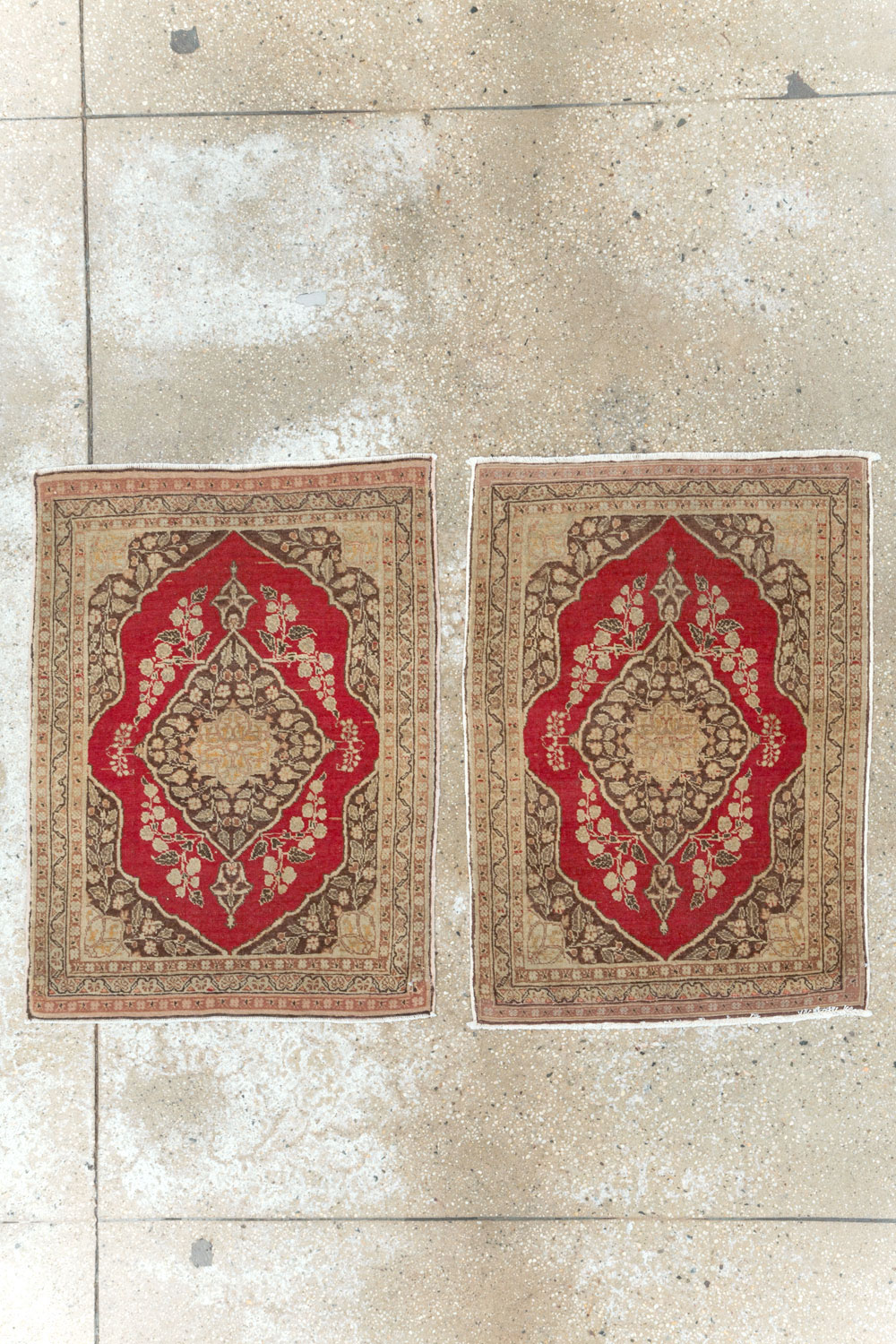 Antique Persian Tabriz Throw Rug, No.29406 - Galerie Shabab