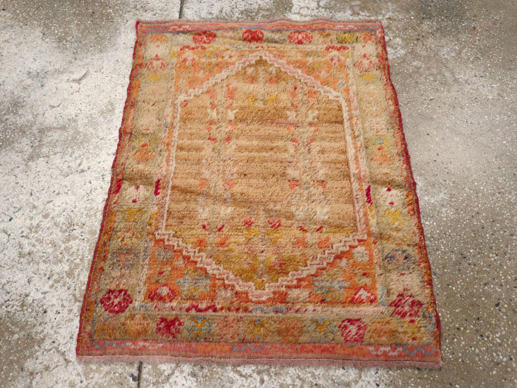 Antique Turkish Angora Oushak Throw Rug, No.29412 - Galerie Shabab