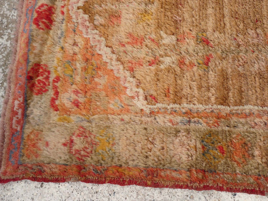 Antique Turkish Angora Oushak Throw Rug, No.29412 - Galerie Shabab
