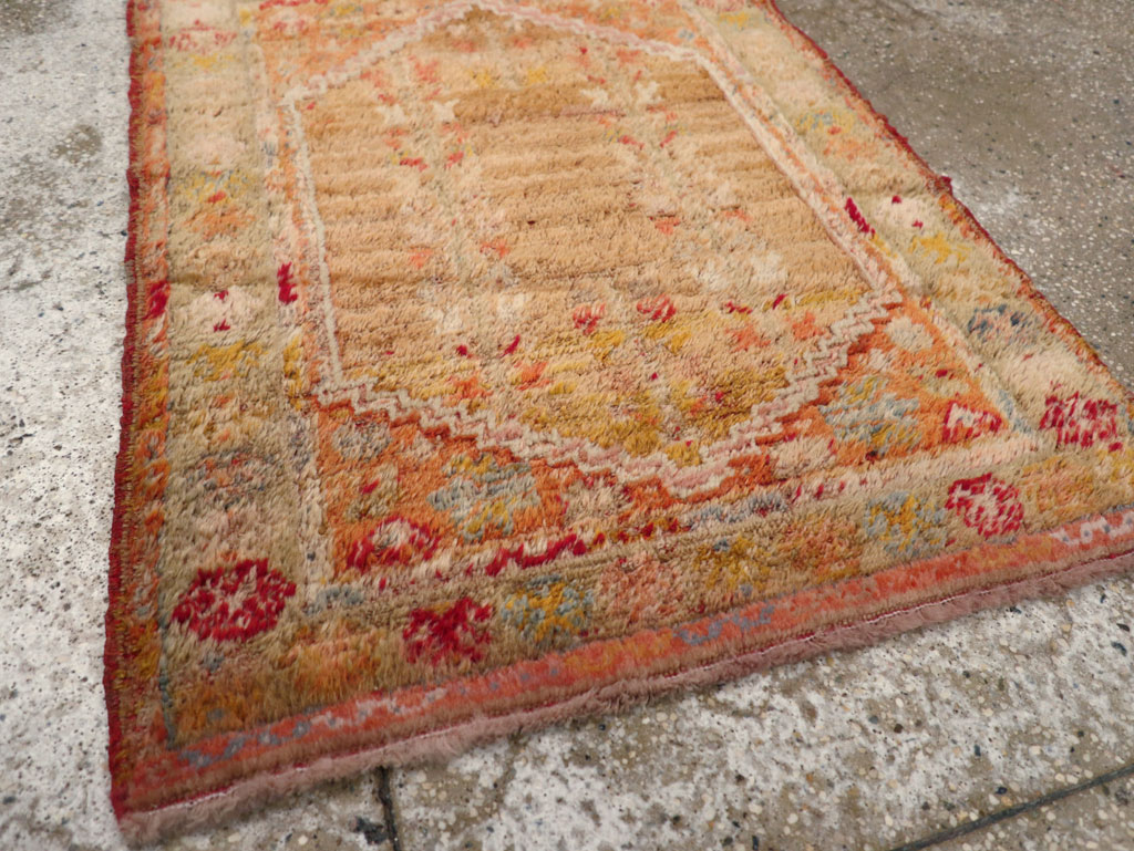 Antique Turkish Angora Oushak Throw Rug, No.29412 - Galerie Shabab