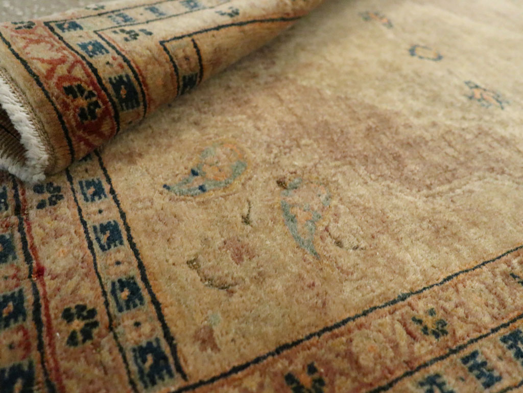 Antique Persian Tabriz Throw Rug, No.29414 - Galerie Shabab