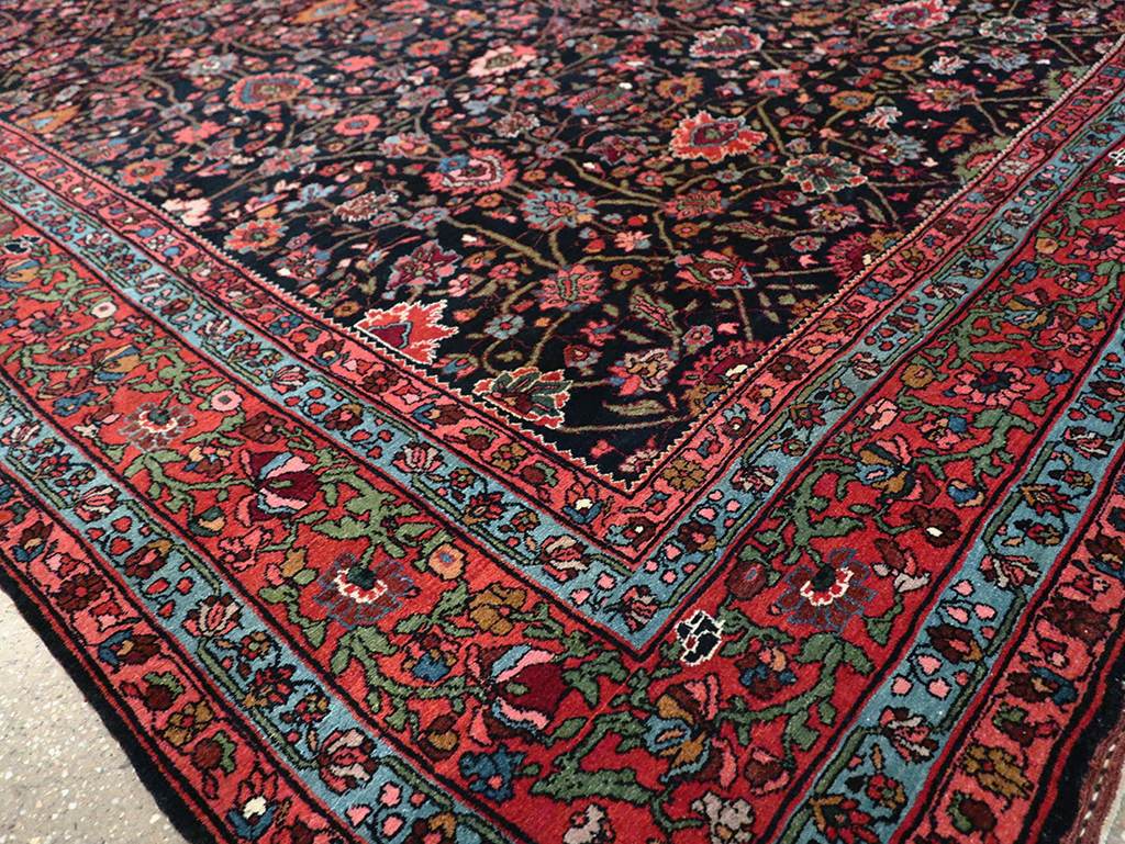Antique Persian Bidjar Room Size Carpet, No.29425 - Galerie Shabab
