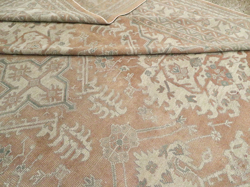 Antique Oushak Carpet, No.29438 - Galerie Shabab