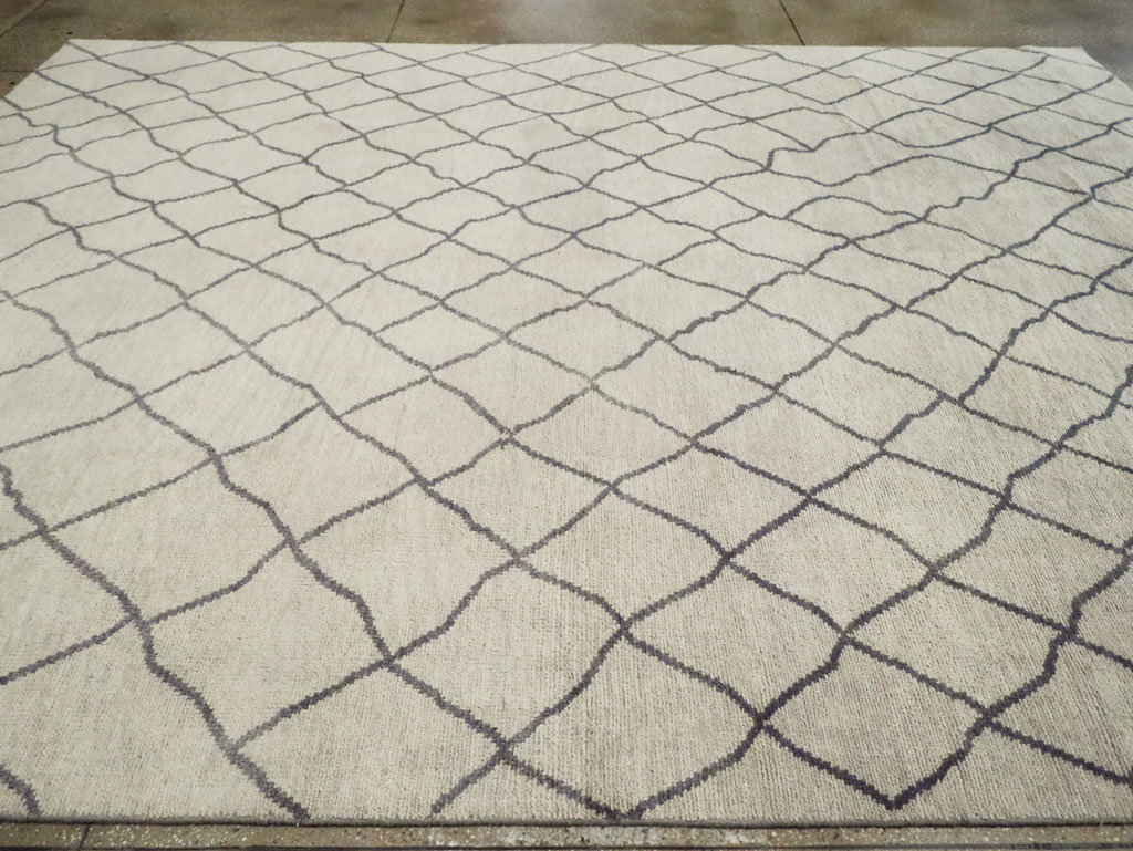 Modern Room Size Moroccan Carpet, No.29439 - Galerie Shabab