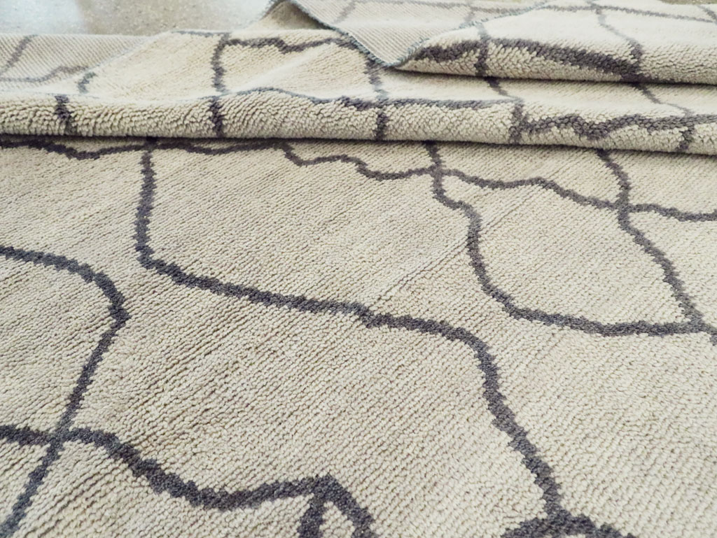 Modern Room Size Moroccan Carpet, No.29439 - Galerie Shabab