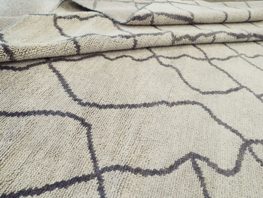 Modern Room Size Moroccan Carpet, No.29439 - Galerie Shabab
