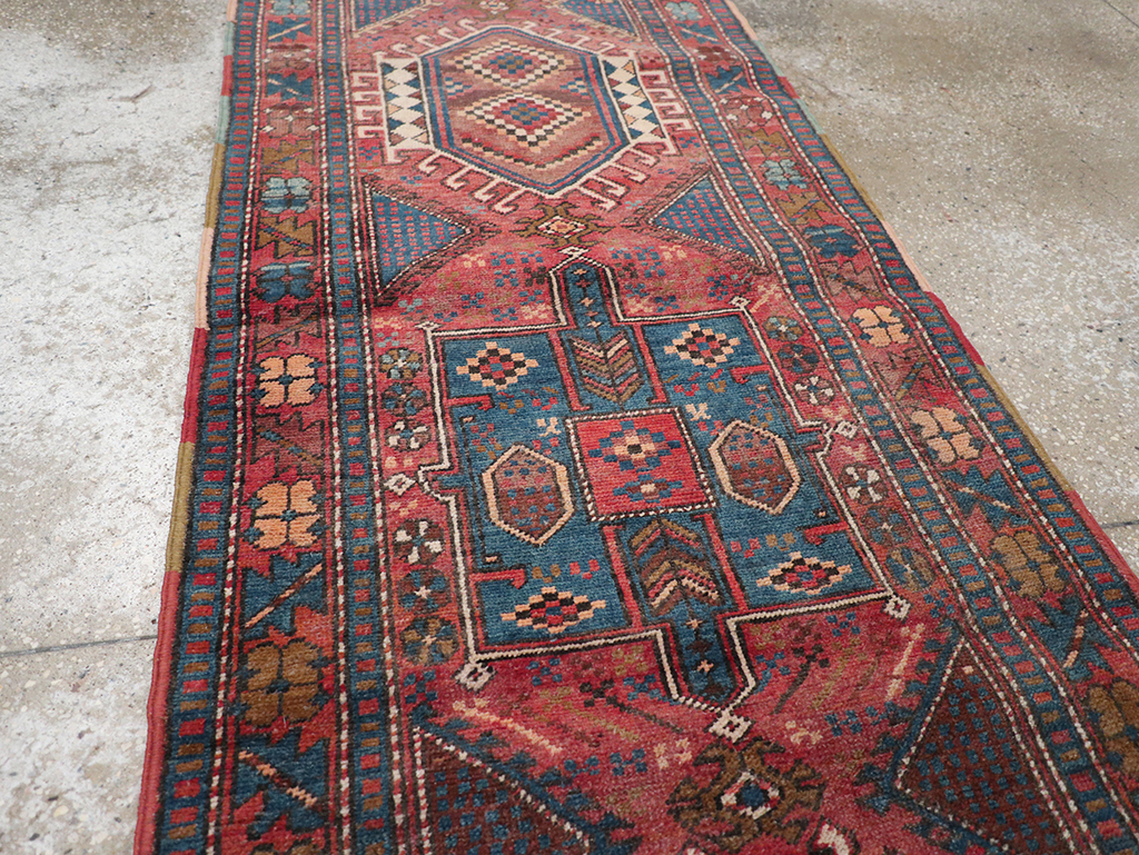 Vintage Persian Karajeh Runner, No.29451 - Galerie Shabab