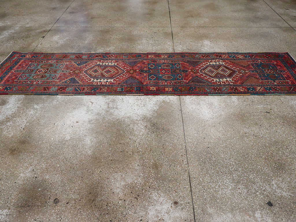 Vintage Persian Karajeh Runner, No.29451 - Galerie Shabab
