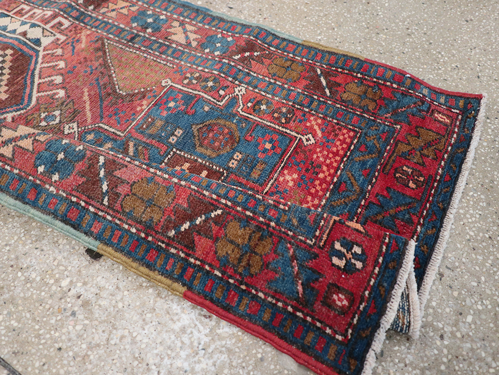Vintage Persian Karajeh Runner, No.29451 - Galerie Shabab