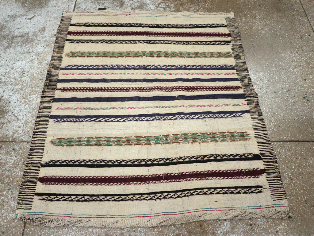 Vintage Persian Kilim, No.29455 - Galerie Shabab