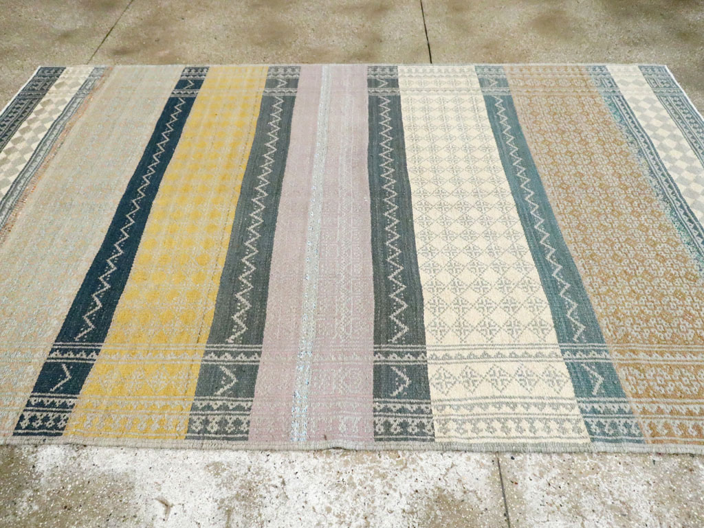 Contemporary Persian Flatweave Kilim Small Room Size Rug, No.29456 - Galerie Shabab